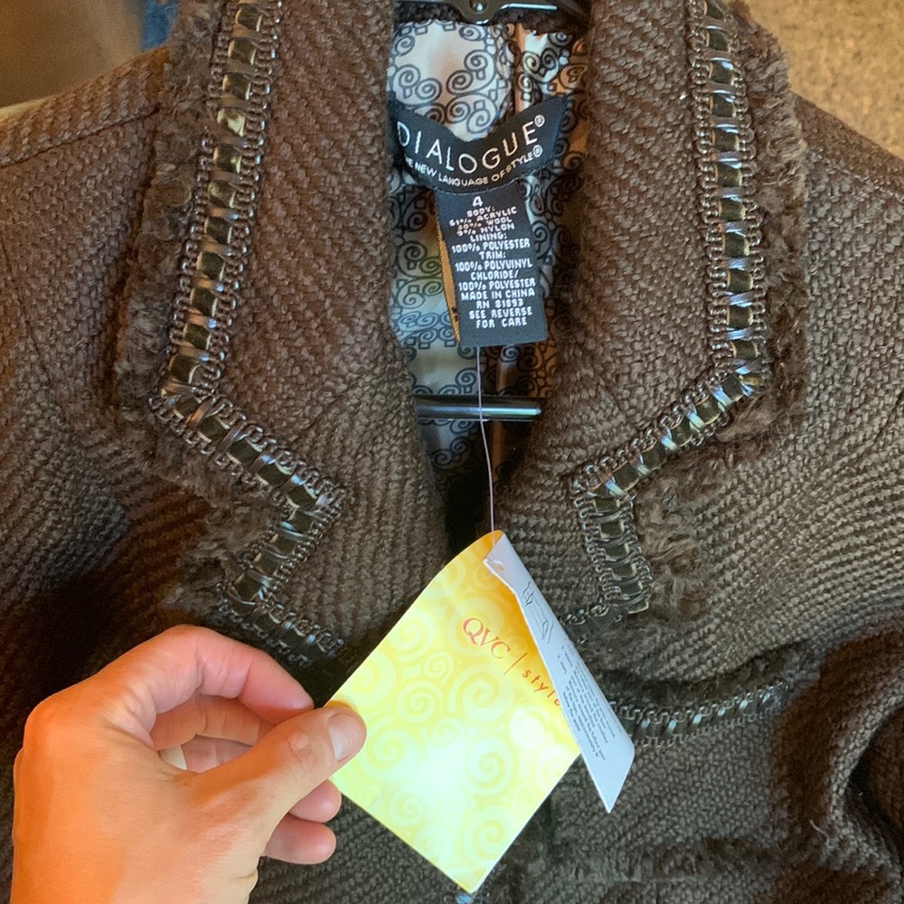 Dialogue size 4 wool blend blazer brown with ribboned trim tags still attached